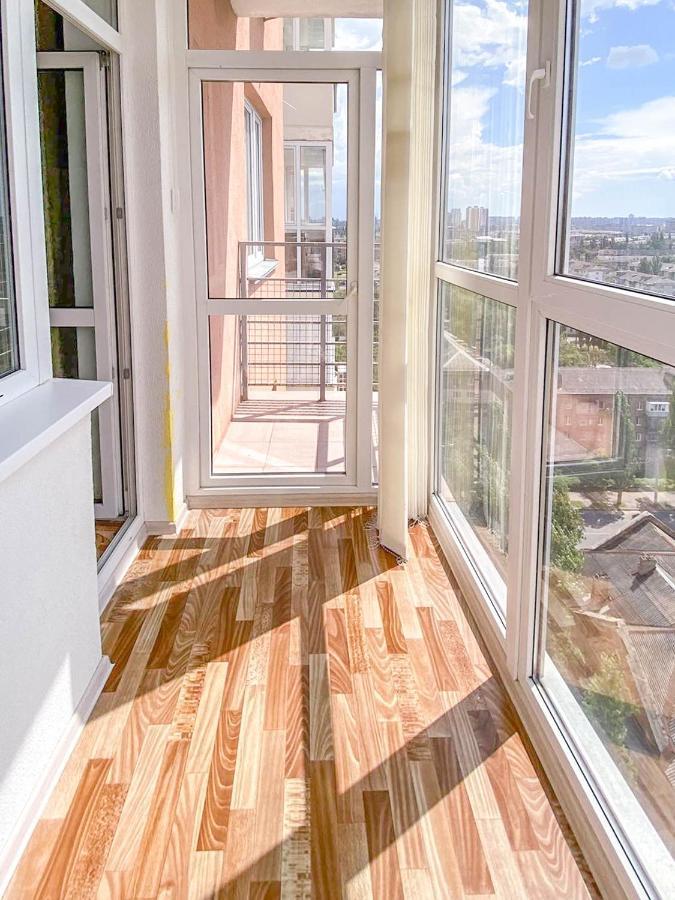 Large 2 Room Apartment With A Beautiful View 2 Min Metro Chernigivska Kijów Zewnętrze zdjęcie