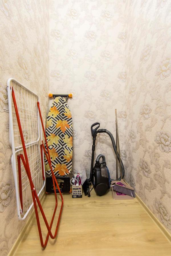 Large 2 Room Apartment With A Beautiful View 2 Min Metro Chernigivska Kijów Zewnętrze zdjęcie