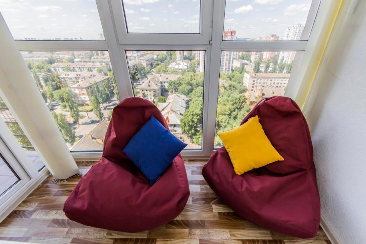 Large 2 Room Apartment With A Beautiful View 2 Min Metro Chernigivska Kijów Zewnętrze zdjęcie