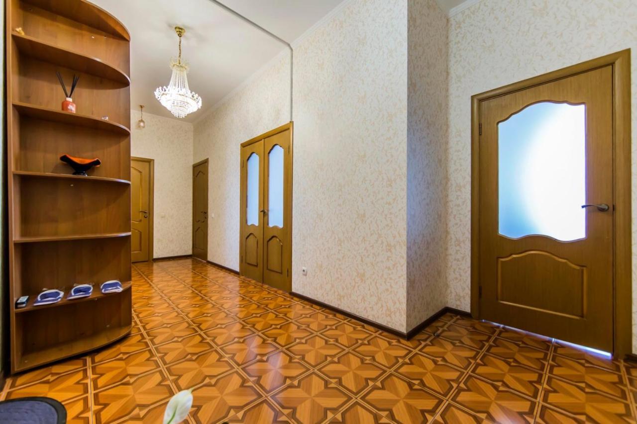 Large 2 Room Apartment With A Beautiful View 2 Min Metro Chernigivska Kijów Zewnętrze zdjęcie