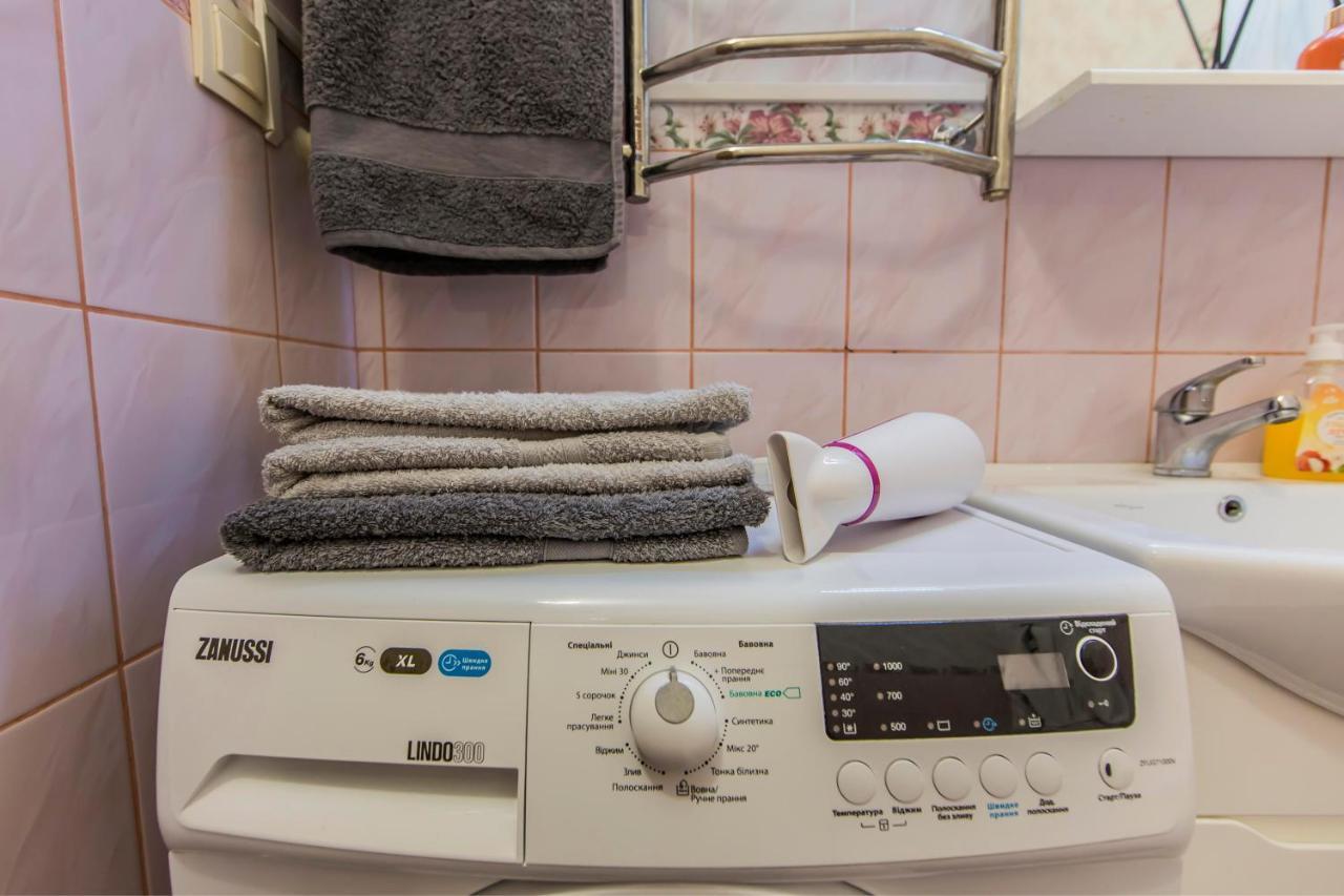 Large 2 Room Apartment With A Beautiful View 2 Min Metro Chernigivska Kijów Zewnętrze zdjęcie