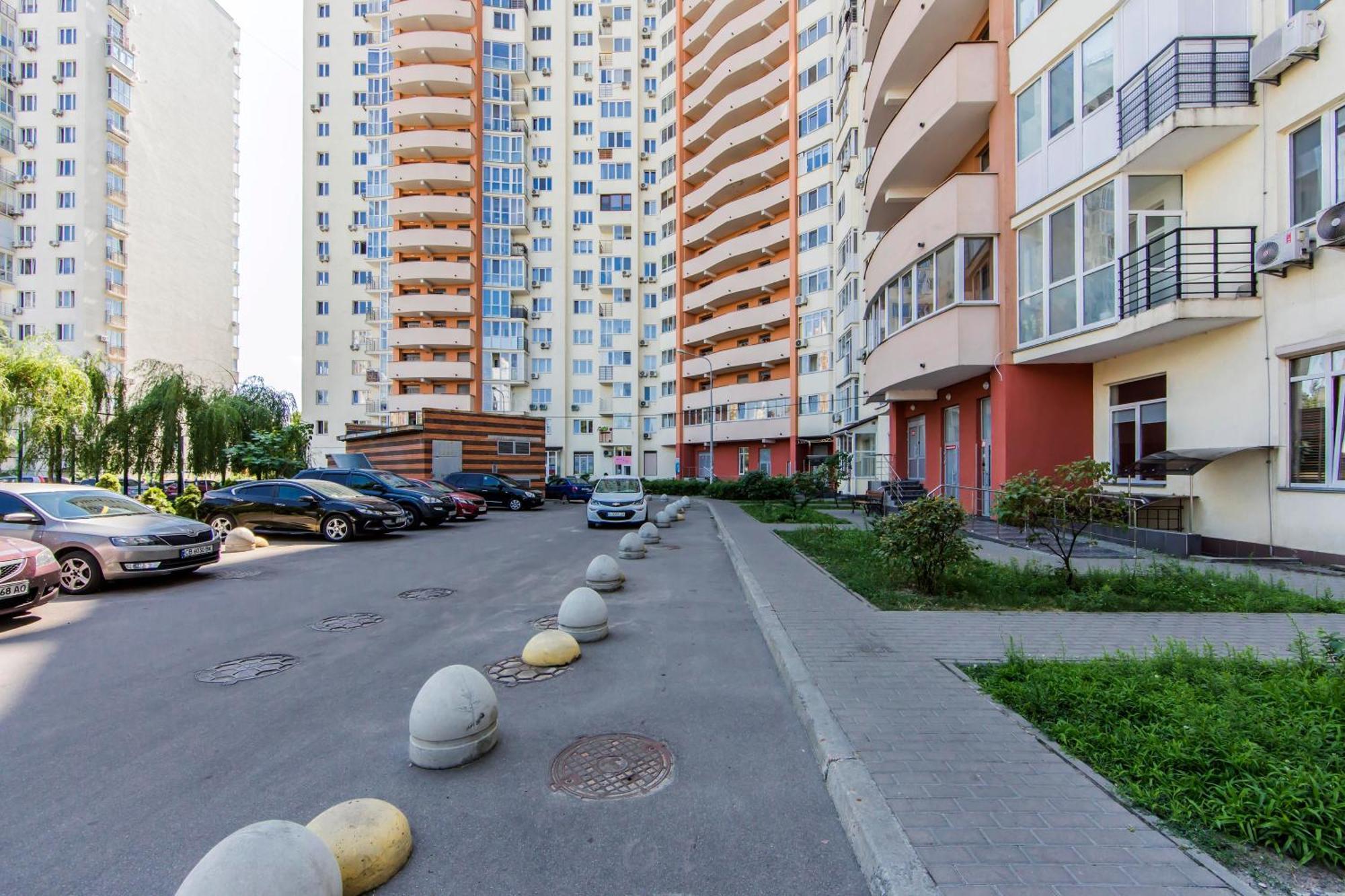 Large 2 Room Apartment With A Beautiful View 2 Min Metro Chernigivska Kijów Zewnętrze zdjęcie